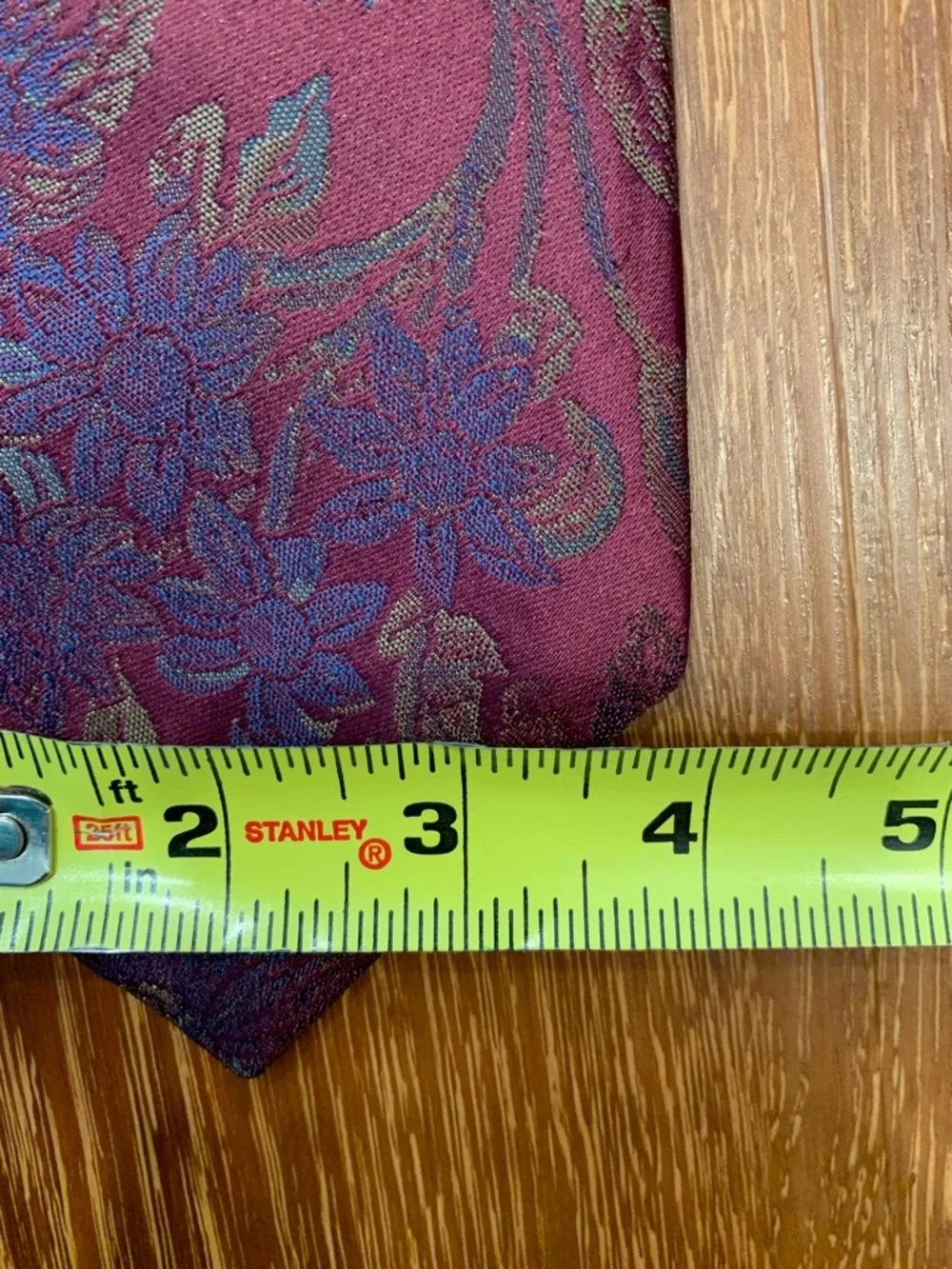 Buckingham Neck Tie Men’s W: 4” L: 57” Maroon Purple Floral Pattern
